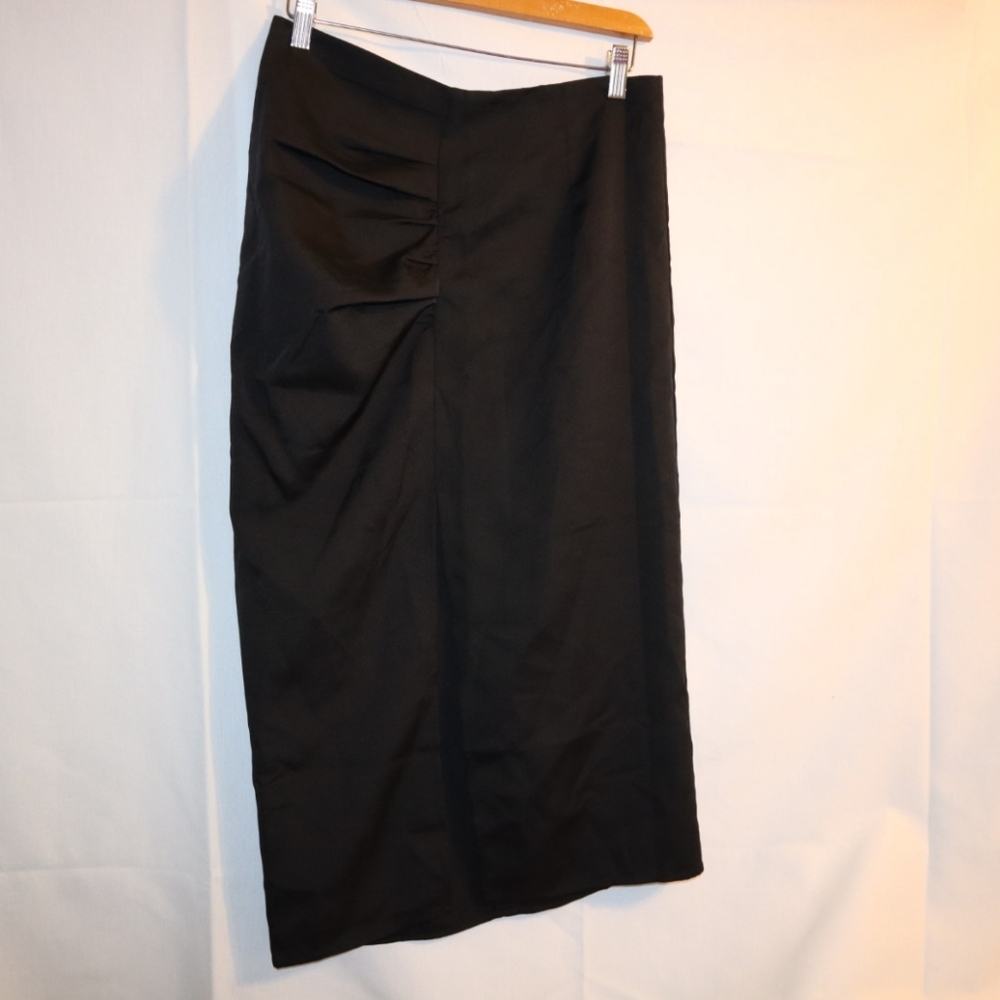 Commense gathered detailingmid lengthconcealed zi… - image 3